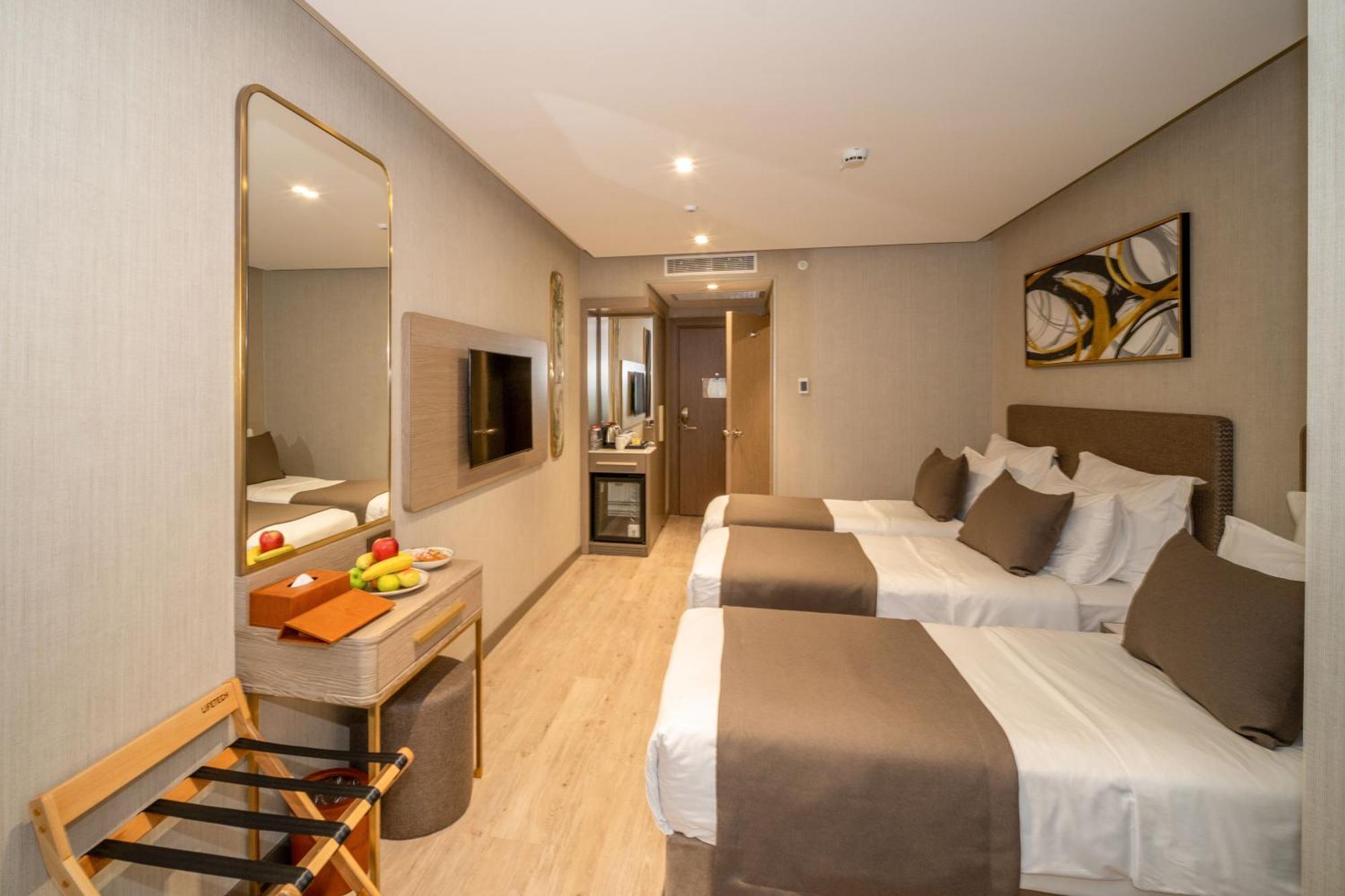Rayelin Old Town Готель 4*