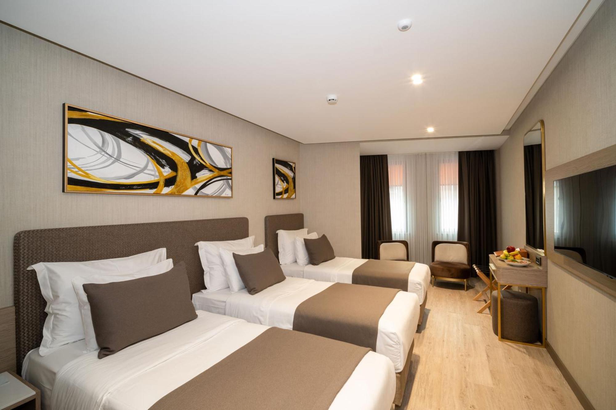 Rayelin Old Town Готель 4*