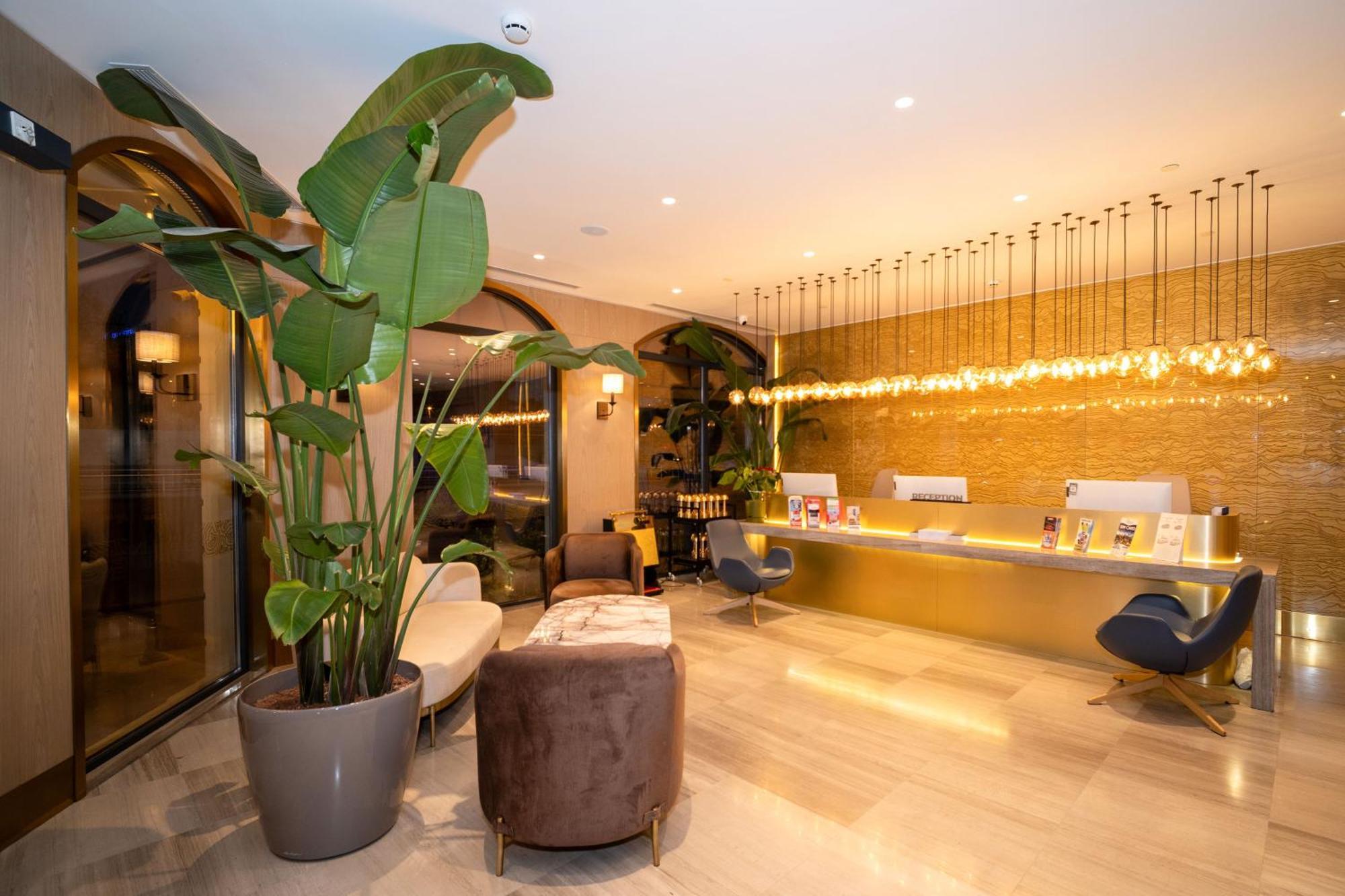 Rayelin Old Town Готель 4*