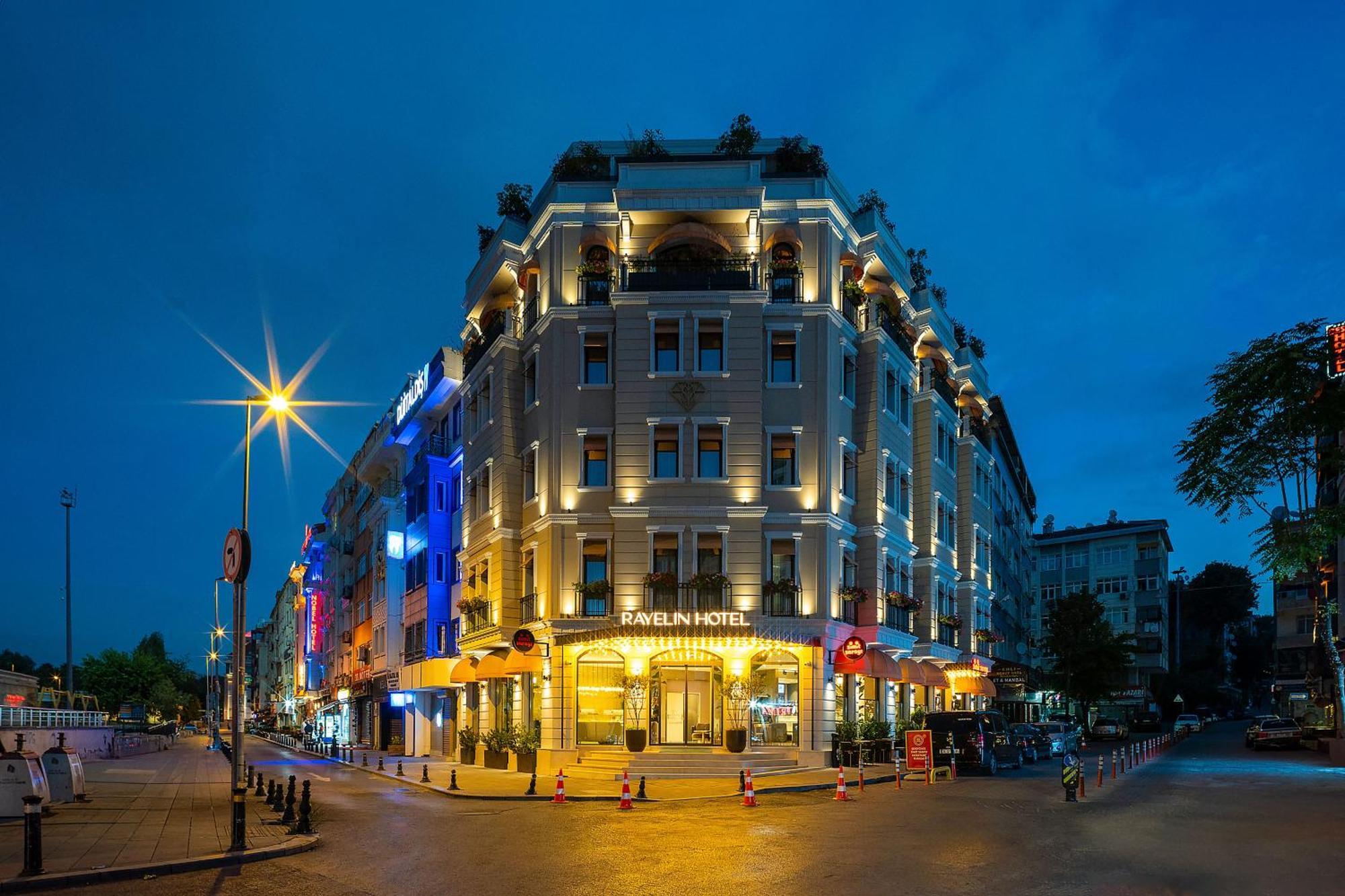 Rayelin Old Town Готель